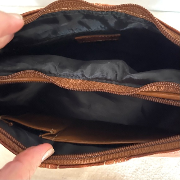 Tuscan’s Collection Genuine Leather Tan Brown Hobo Golden Hardware  Shoulder Bag - Picture 13 of 15